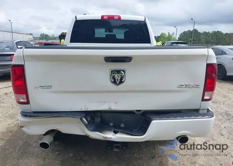 2018 Ram 1500 Express 4X4 6'4 Box из США, поврежденный, VIN 1C6RR7FT9JS184388